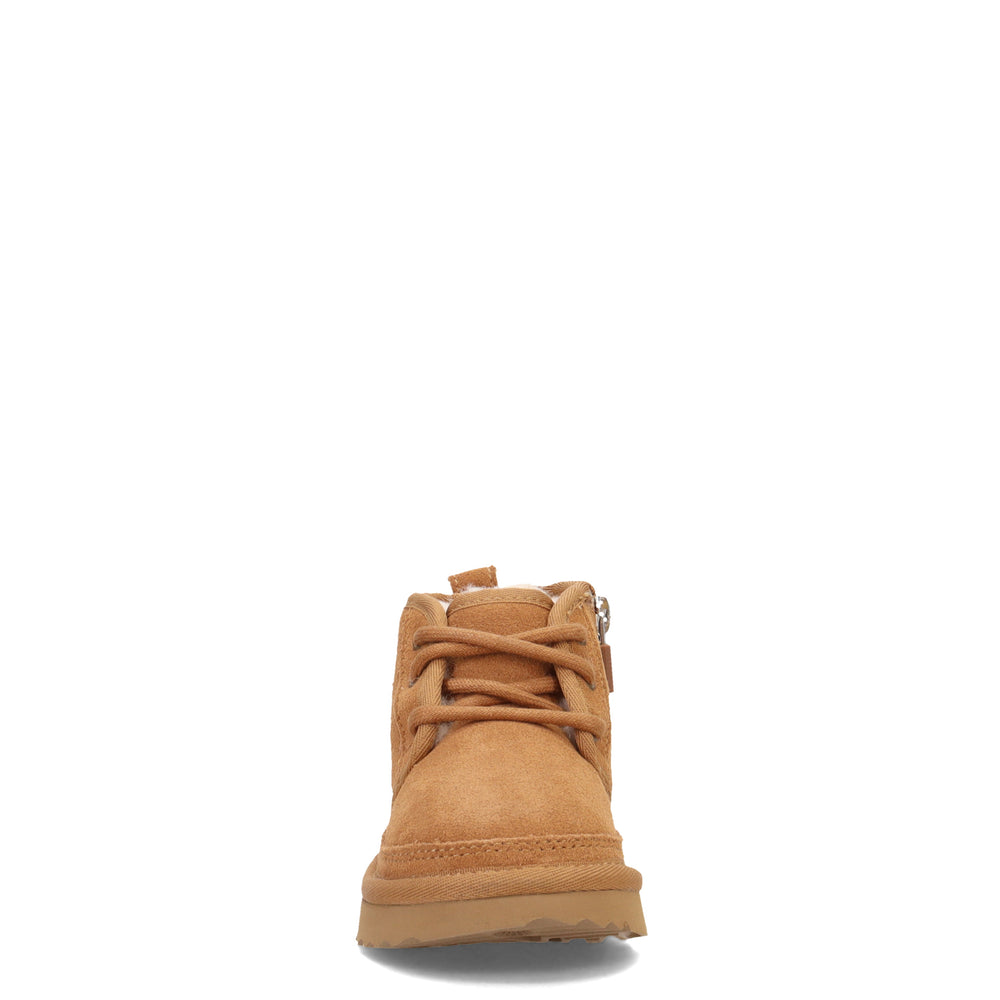 UGG girls hot child NEUMEL II Size 4