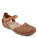 Women's Earth Origins, Bronnie Flat